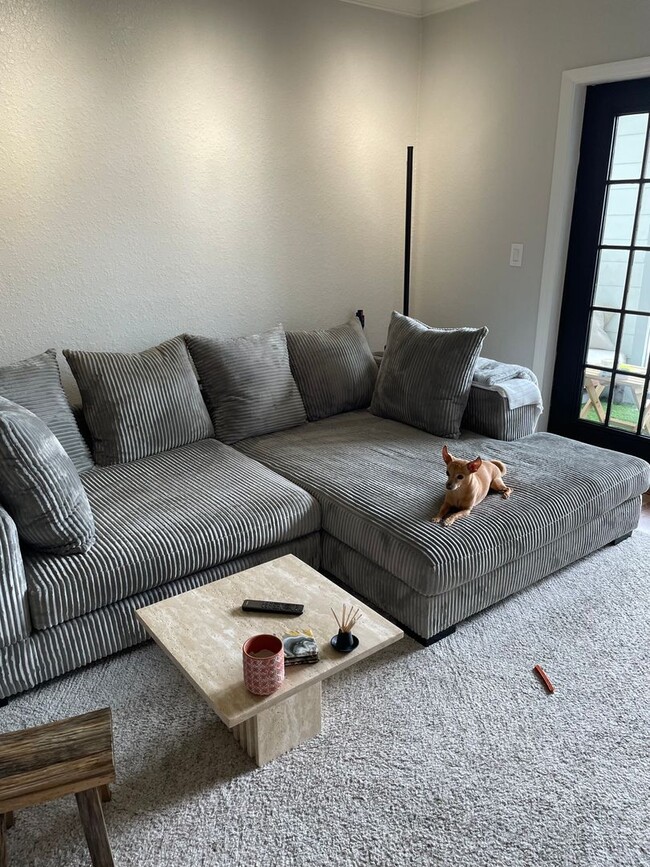 Building Photo - 6th Floor 1 bedroom overlooking Downtown O...