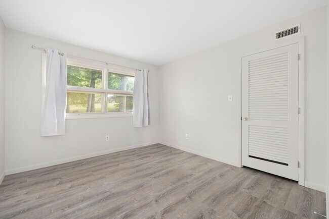 Building Photo - 2209 King College Rd
