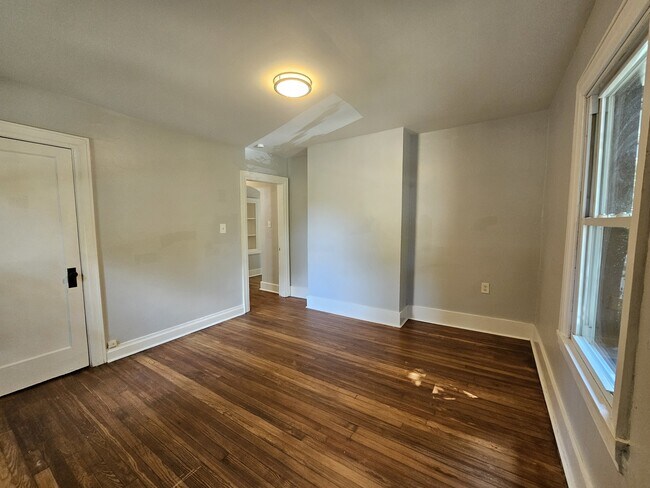 Building Photo - 6005 Medlin Heights Rd
