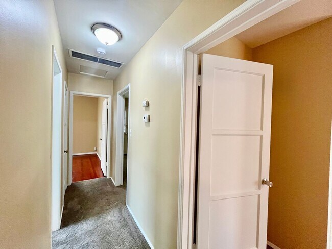 Building Photo - 3BR Home in Fairmount Park - Spacious Yard & Prime Location!