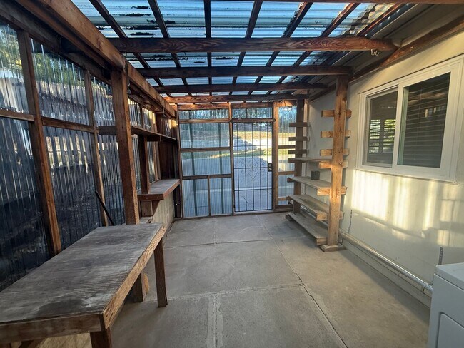 Building Photo - Stunning 2-bedroom, 1.5-bath Modern home i...