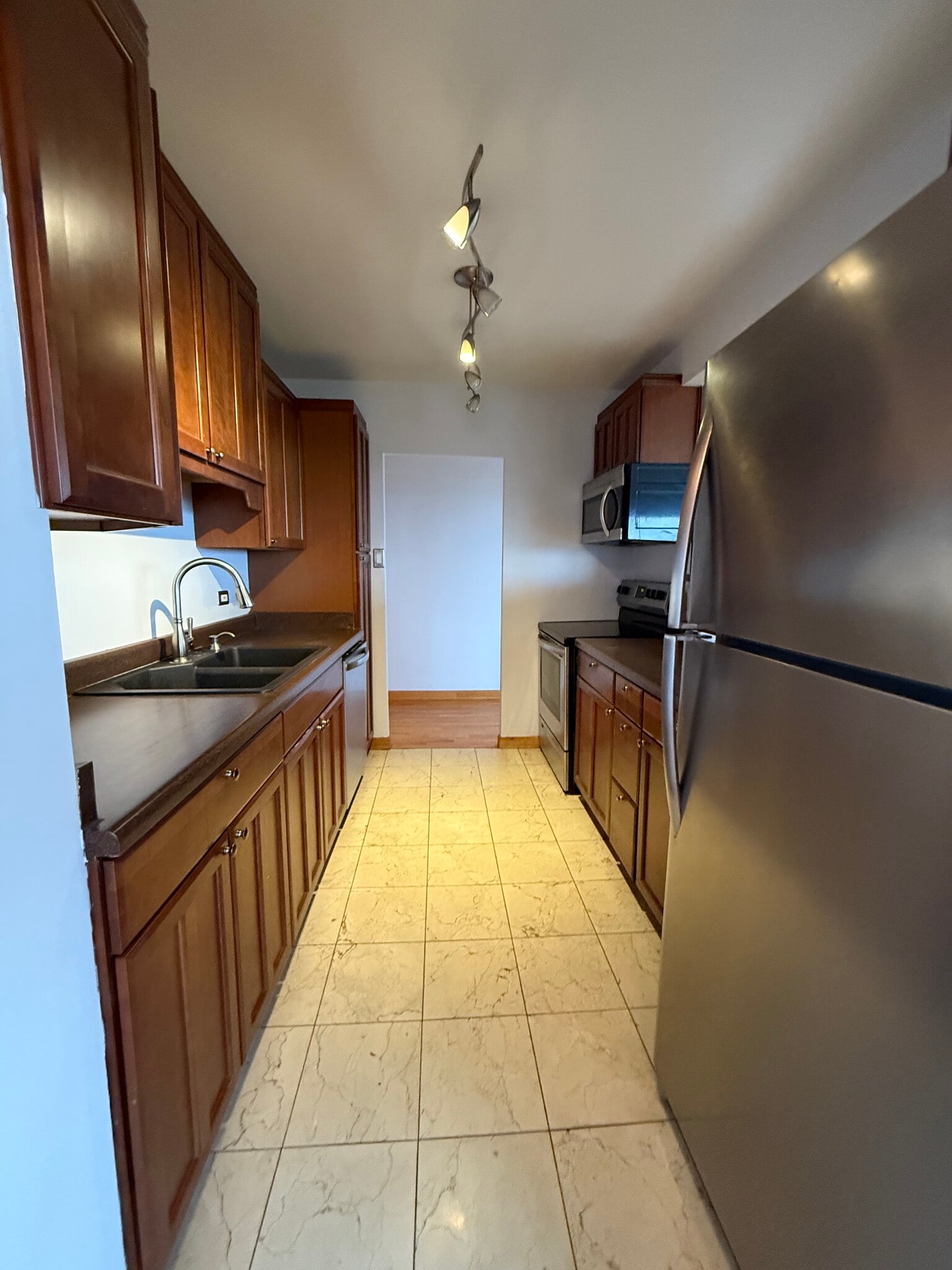 Building Photo - 4230 N Marine Dr