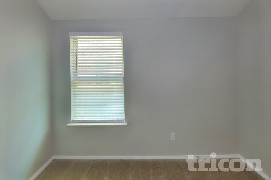 Building Photo - 1216 Honeywood Ln