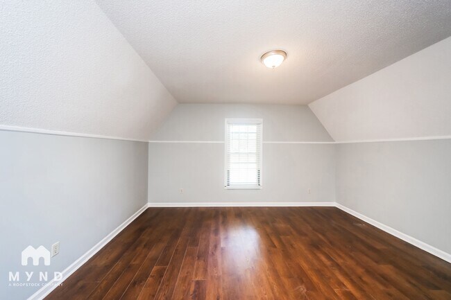 Building Photo - 8464 Buckhurst Rd