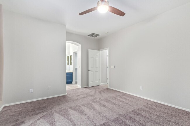 Building Photo - 3443 E Riopelle Ave