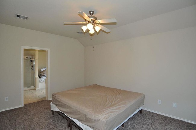 Building Photo - 22852 Lantern Hills Dr