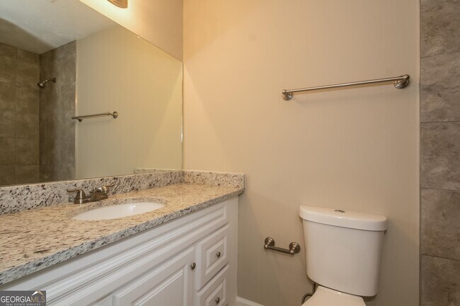 Building Photo - 6207 Newberry Ln