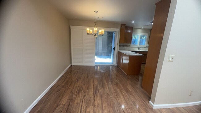 Building Photo - 1617 Cashmere Dr