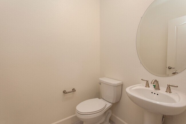 Building Photo - 6049 Red Sun Dr