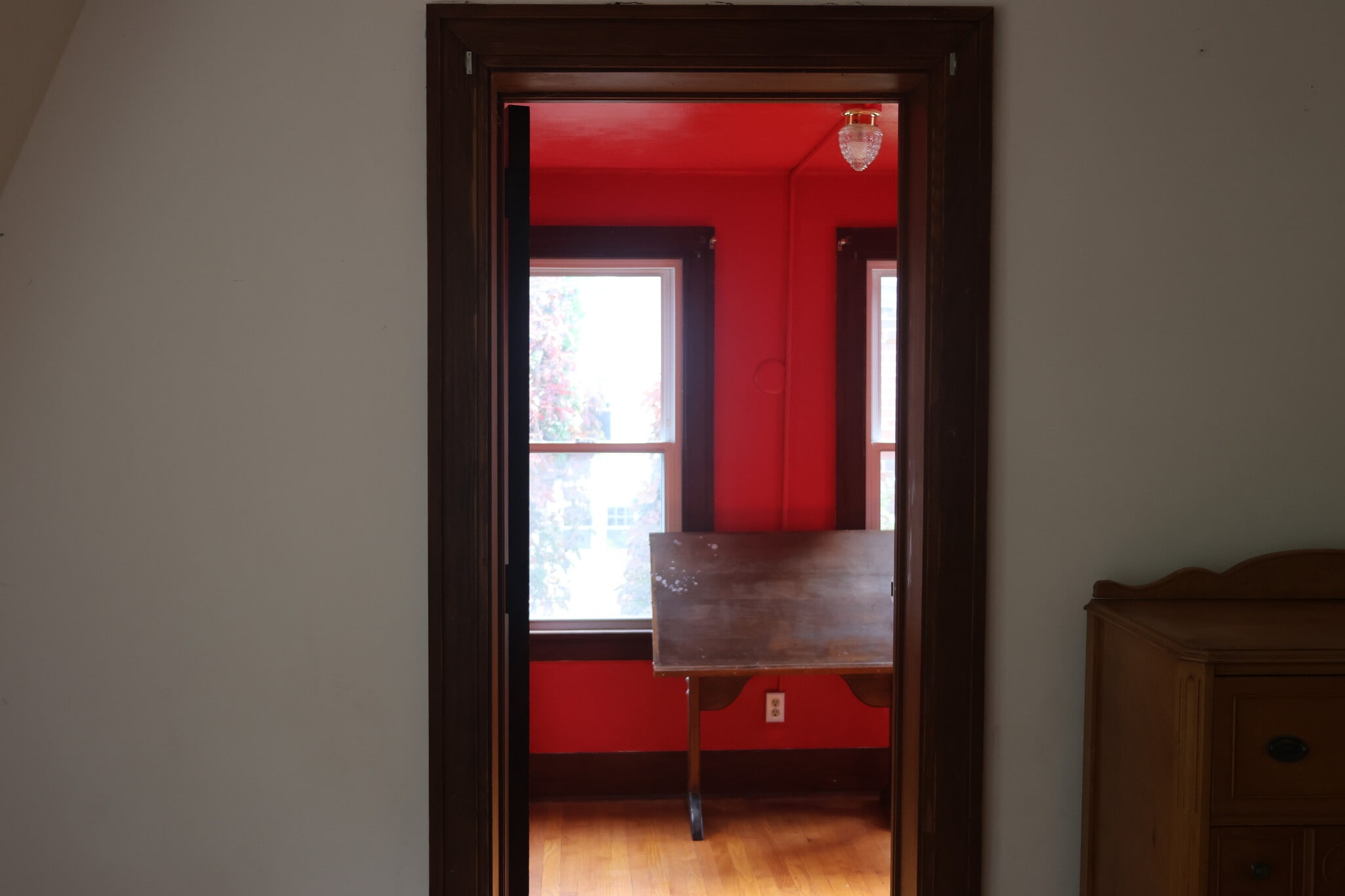 Adjoining sunroom - 711 W Ohio St