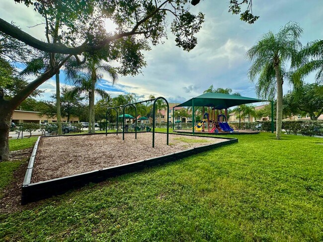 Building Photo - 5560 NW 61st St