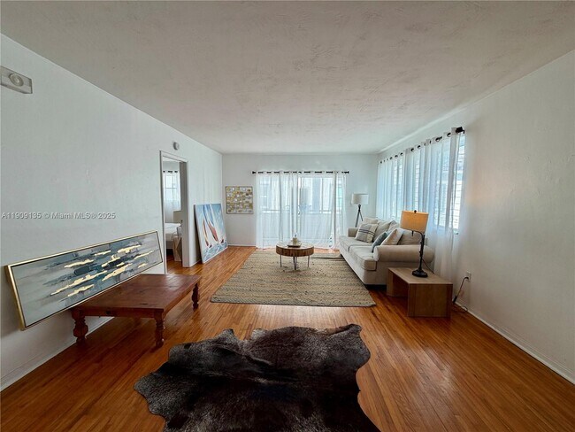 Building Photo - 1135 101st St