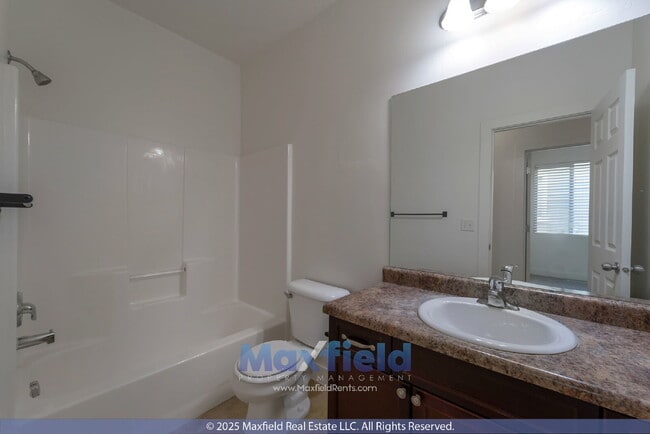 Building Photo - NEW CARPET - 6BD 4BTH 2GAR - Home in Lehi - 6 Month Lease available