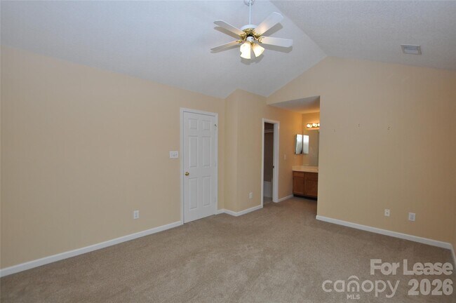 Building Photo - 8421 Southgate Commons Dr