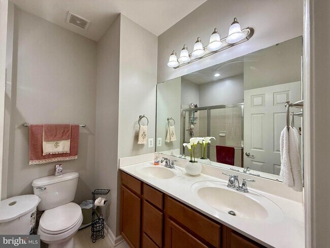 Building Photo - 14050 Cannondale Way