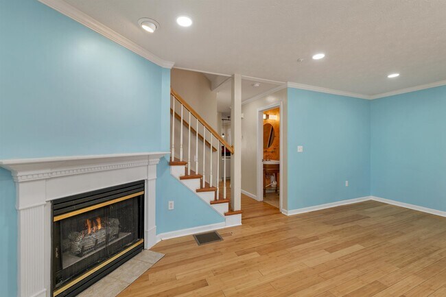 Building Photo - 32 Suffolk Ct