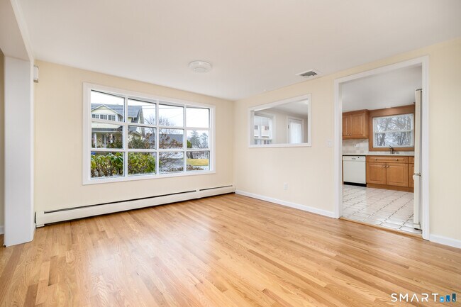 Building Photo - 20 Rockmere Rd