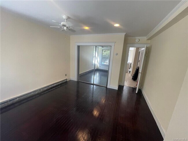 Building Photo - 8 Grove St