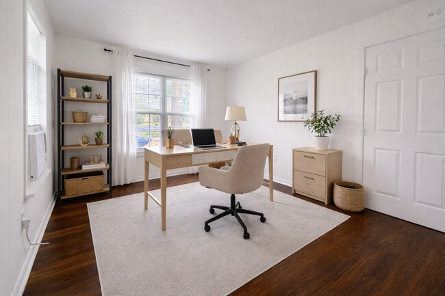 Building Photo - 209 W Alfred St