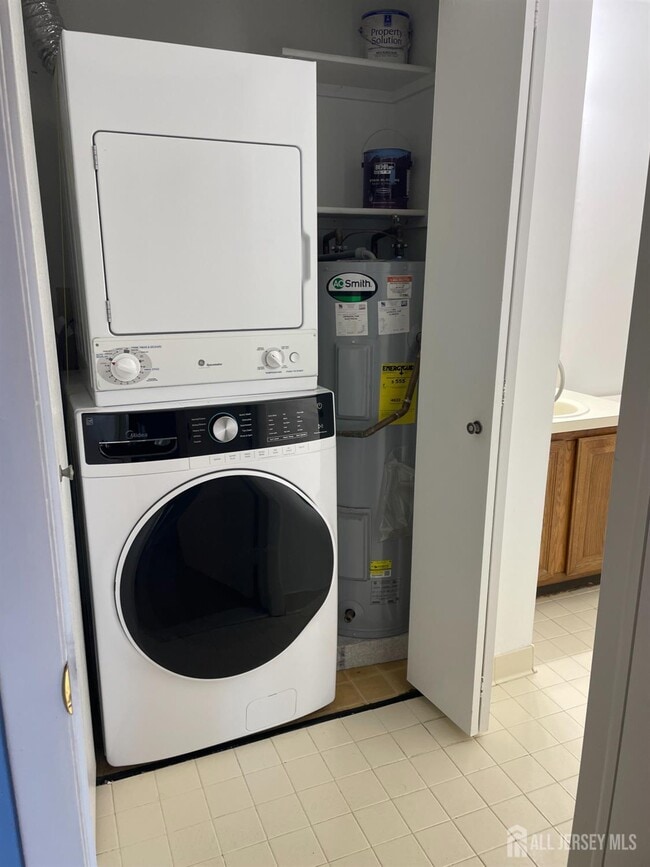 Building Photo - 2107 Ravens Crest Dr