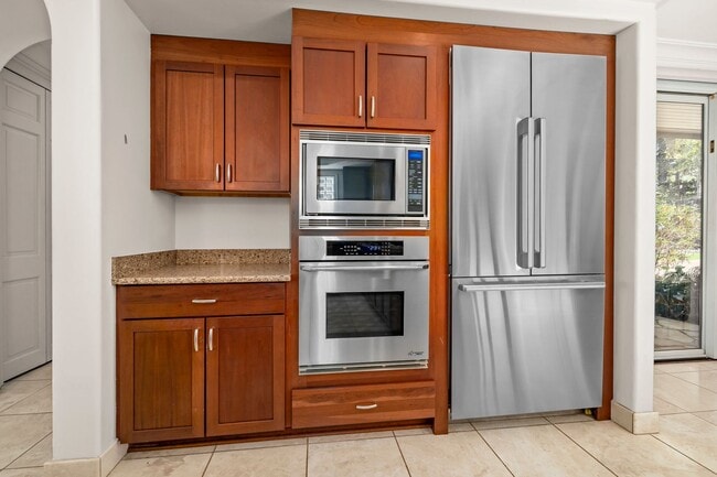 Building Photo - Luxury 3BR Kapalua Estate | Solar-Powered with Pool, Spa & Ocean Views