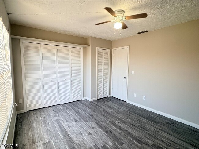 Building Photo - 1123 SW 48th Terrace