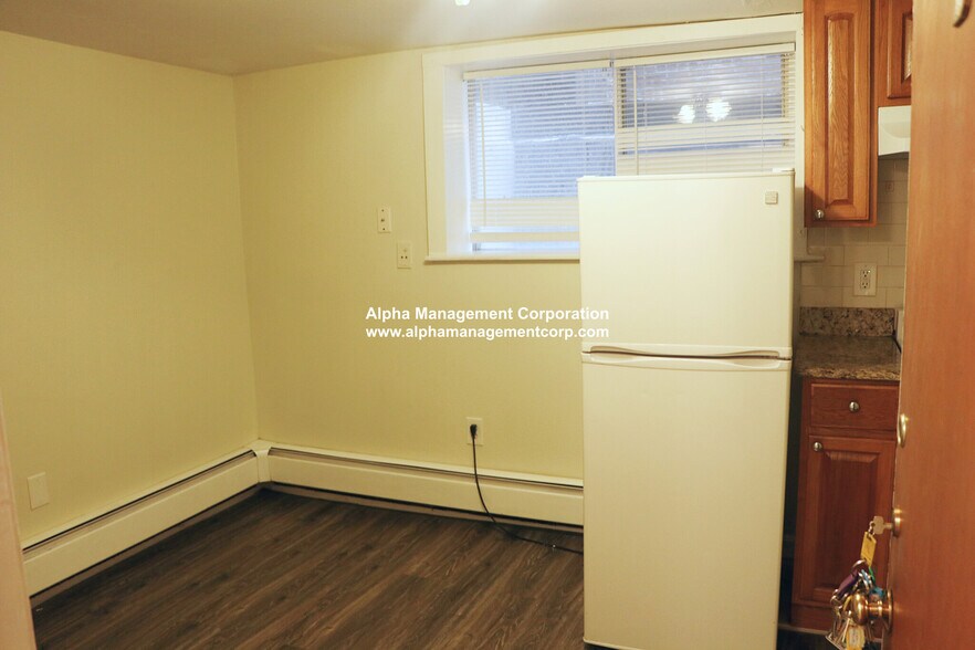 Building Photo - 10 Wait St