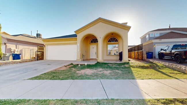 Building Photo - 10803 Elise St