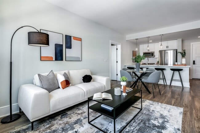 Building Photo - 32 Oakland Ave