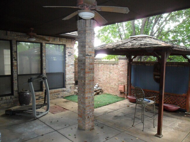 Building Photo - Classic Brookhaven Square Home - Quality T...