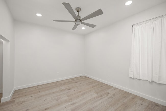 Building Photo - 66 E Ringgold St