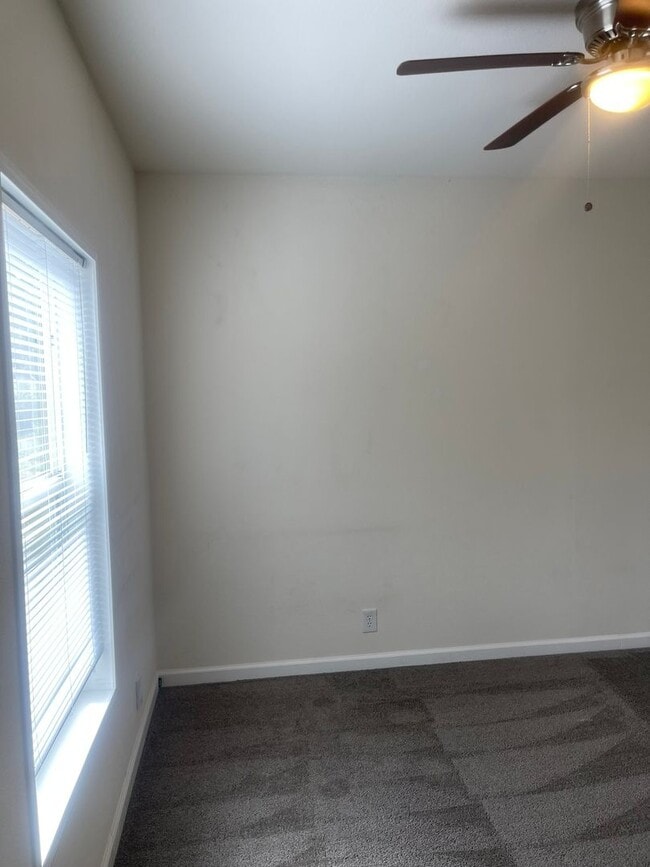 Building Photo - 3bed 2bath + bonus room, natural landscaping, Split Floor Plan Lower Magalia Paradise Pines