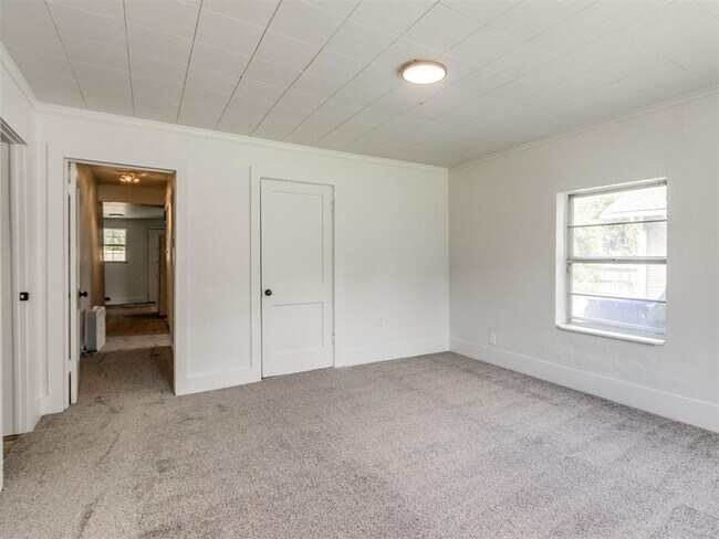 Building Photo - 425 E Eufaula St