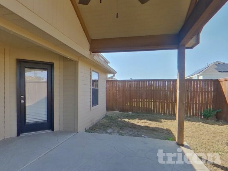 Building Photo - 100 Cherokee Dr