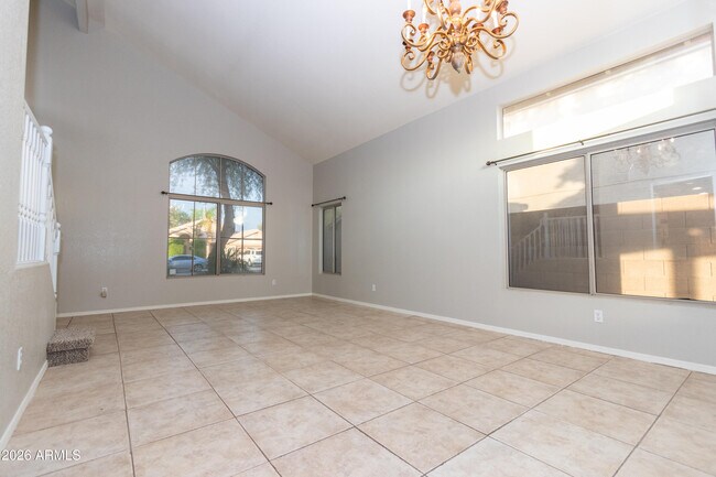 Building Photo - 2388 S Sycamore Pl