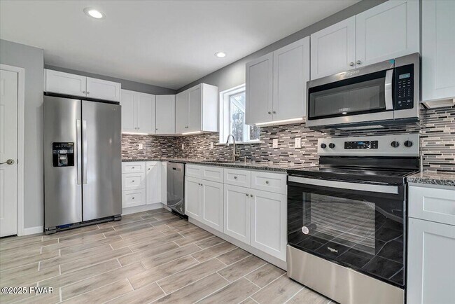 Building Photo - 502 Carrock Way