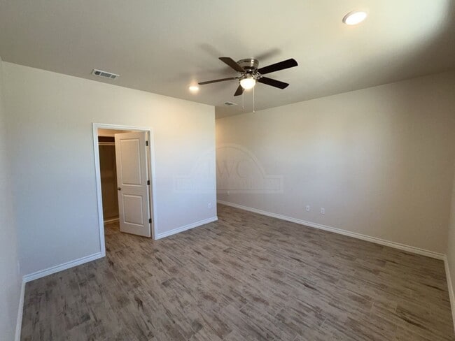 Building Photo - 5100 Rose Petal Ct