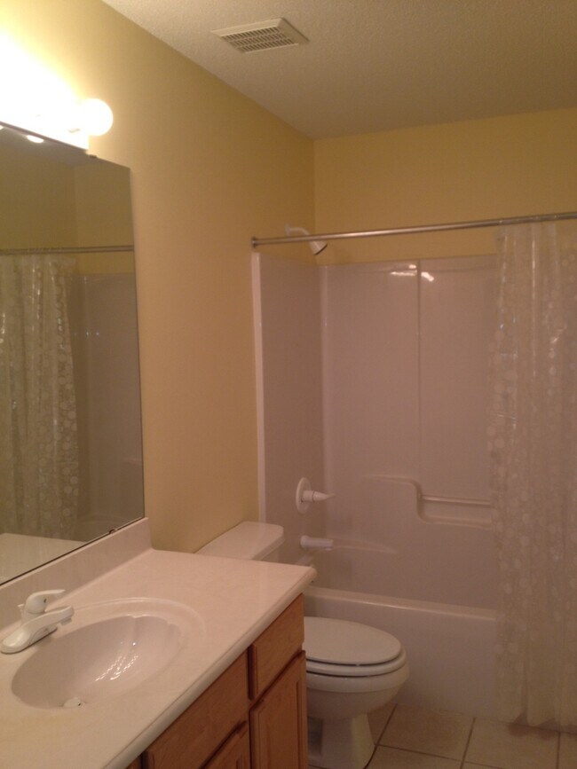 Building Photo - 2012 Bahama Dr