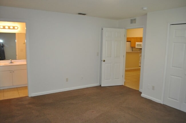 Building Photo - Leigh High Woods Duplex, Side B