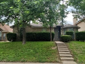 Building Photo - 1710 Straus Rd