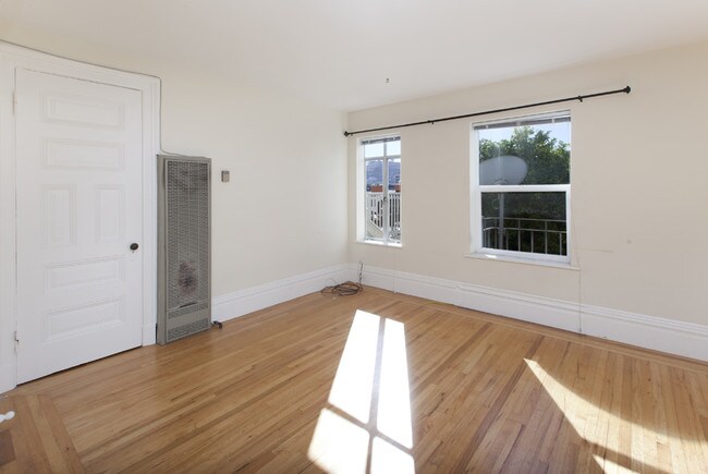 Building Photo - 1286 Guerrero St