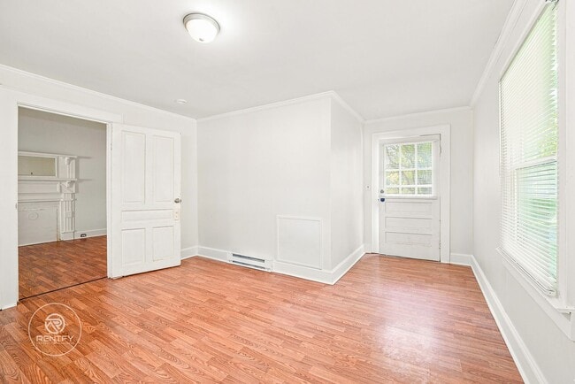 Building Photo - 203 N Broome St