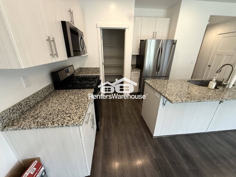 Building Photo - 14792 Chimney Pass Dr