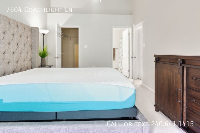 Building Photo - 7604 Coachlight Ln