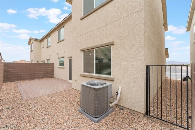 Building Photo - 5672 Sapphire Shine Ave