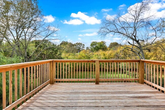 Building Photo - Move-in Special!! 3 Bedroom and 2 Bathroom with Finished Basement near Fort Campbell