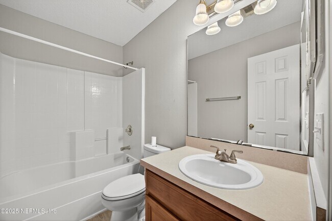 Building Photo - 655 Scrub Jay Dr