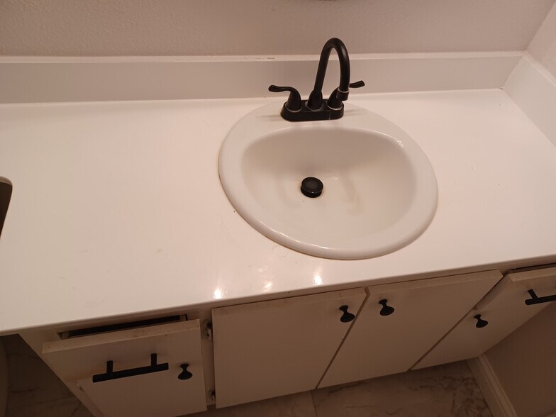 Building Photo - 5300 Winfield Way