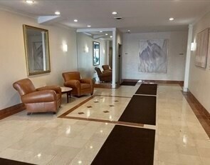 Building Photo - 120 Beaconsfield Rd