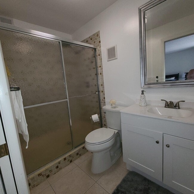 Building Photo - 5220 Las Verdes Cir